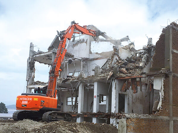 Lista-ZX210-6HSD-Demolition-Hitachi-Applicazioni-Speciali-SCAI