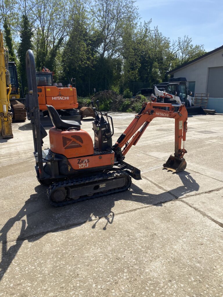 MINI ESCAVATORE HITACHIZX10U-2_4